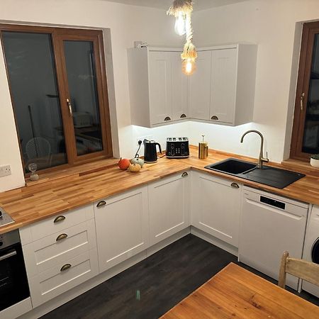 3 Bed Ground Floor Apartment - Hot Tub Optional Upgrade Hythe  Zewnętrze zdjęcie