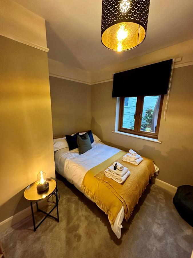 3 Bed Ground Floor Apartment - Hot Tub Optional Upgrade Hythe  Zewnętrze zdjęcie