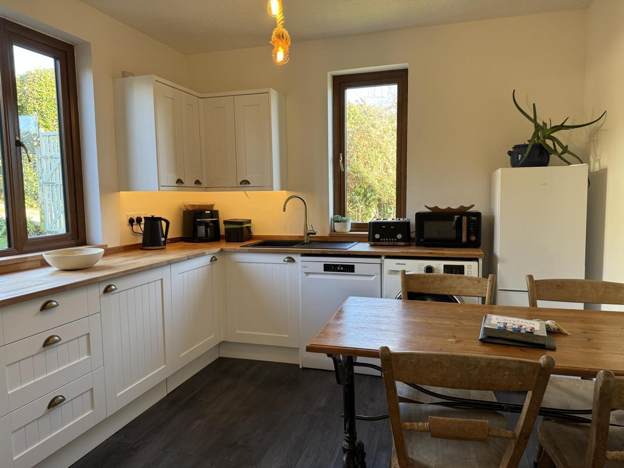 3 Bed Ground Floor Apartment - Hot Tub Optional Upgrade Hythe  Zewnętrze zdjęcie